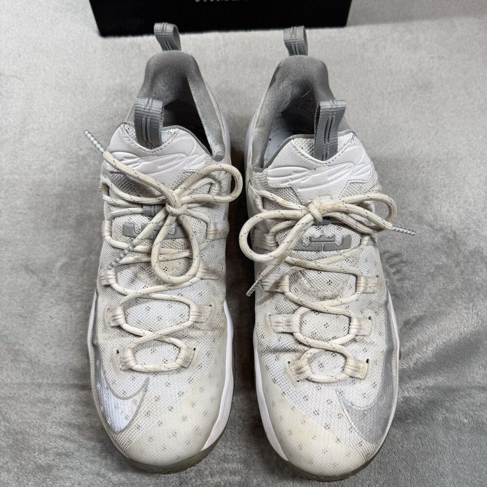 Nike Mens LeBron 13 Low 831925-100 Metallic Silver Sneaker Shoes Size 12 - Picture 9 of 11